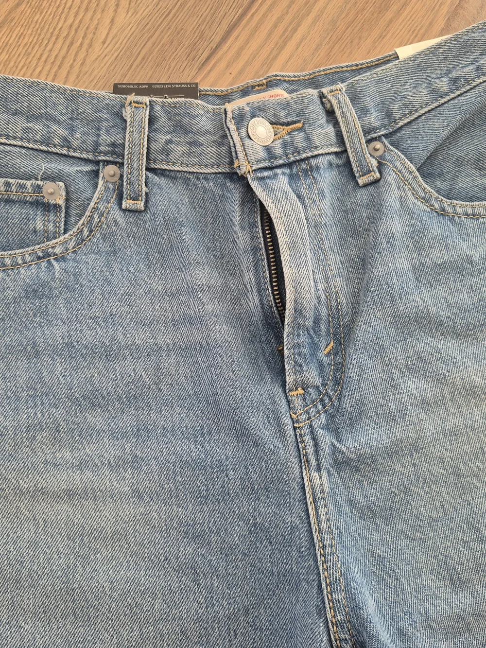 Levi's Classic High-Rise Women's Denim Shorts - Light Blue - Picture 4 of 11